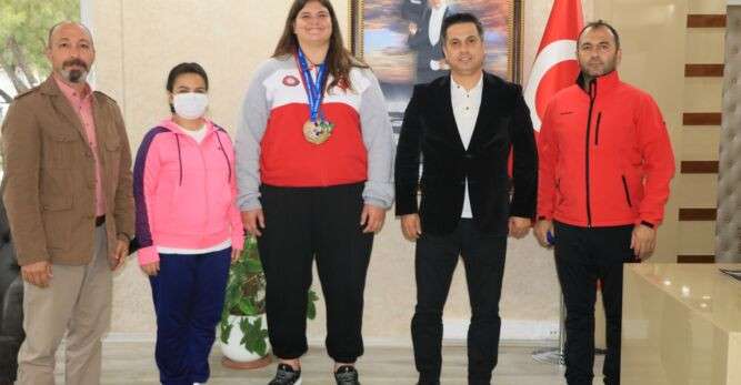 Dünya üçüncüsü Judocu Hilal Öztürk 