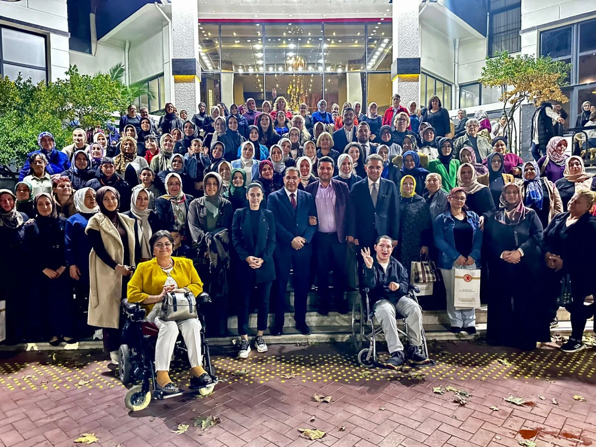 AK Parti Şehzadeler İlçe Kadın Kolları Türkiye Yüzyılı Kadın Buluşmalar düzenledi