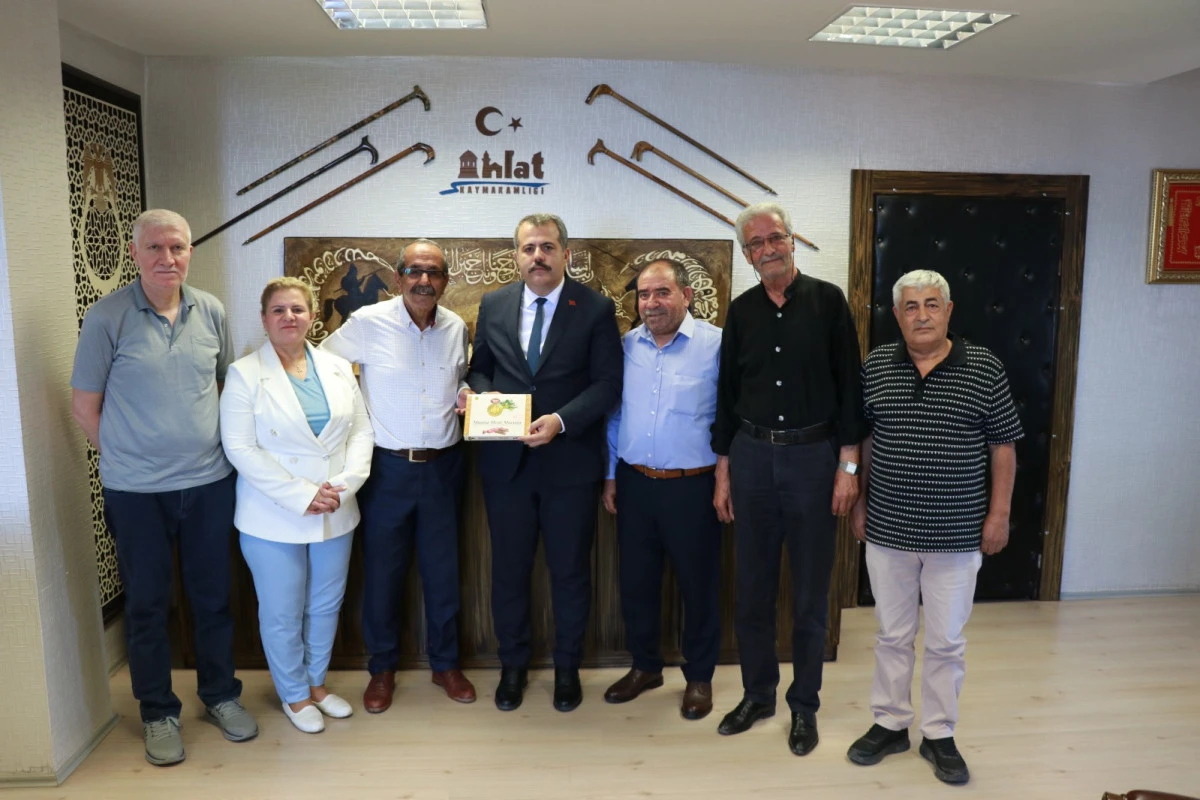 Manisa Ahlat Derneği&rsquo;nden Ahlat Kaymakamı &Ouml;zg&uuml;r Kaya&rsquo;ya Hayırlı Olsun Ziyareti