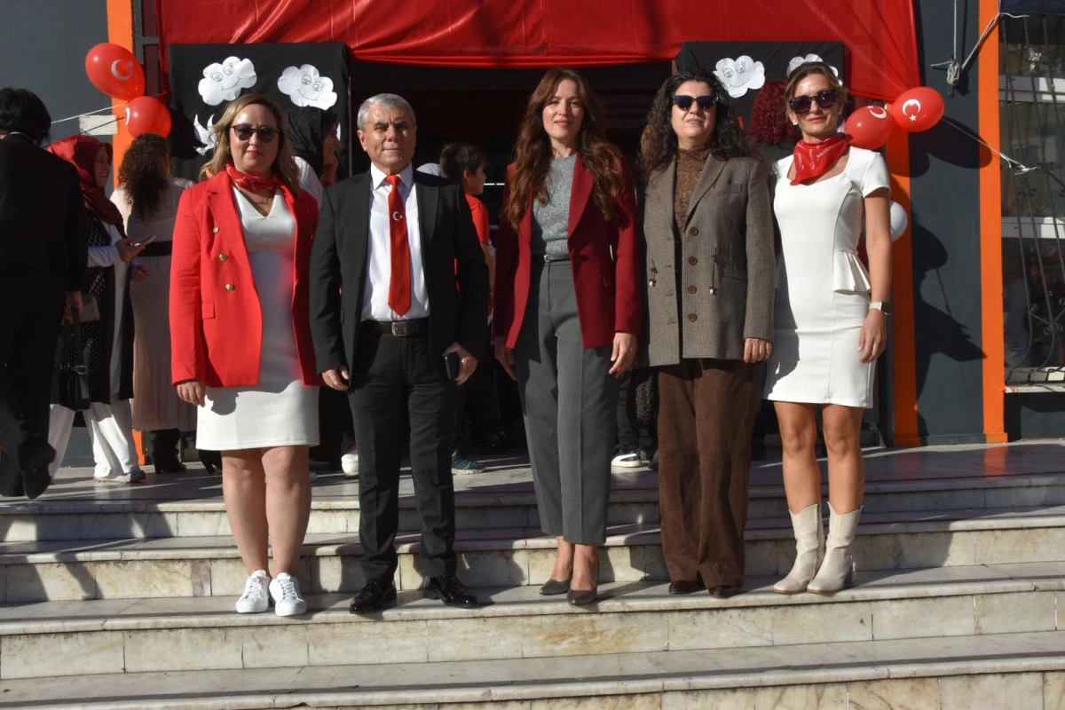 Manisa Halil Yurtseven İlkokulunda Cumhuriyet Coşkusu