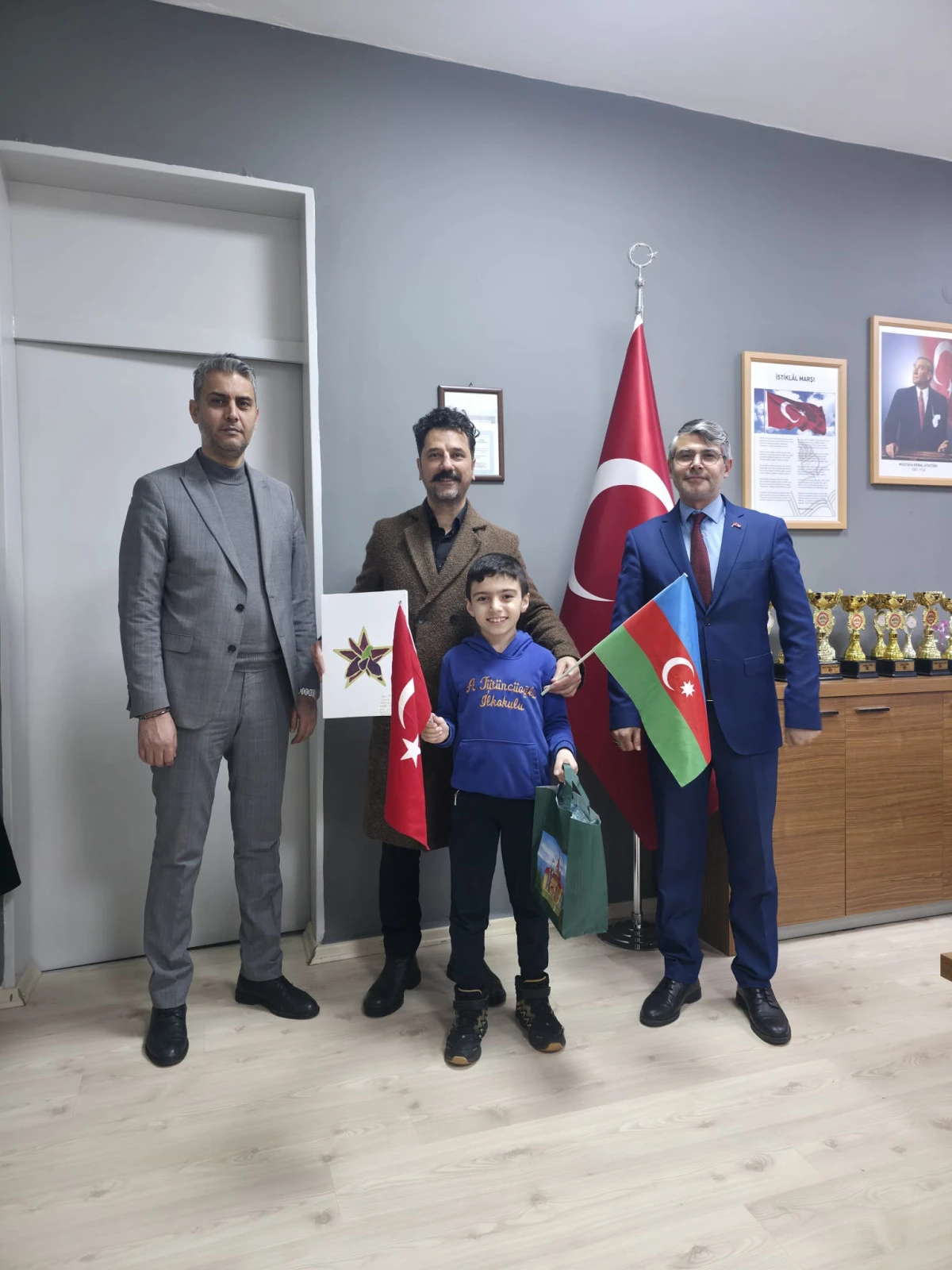 Manisa&rsquo;da 8 Kasım Zafer G&uuml;n&uuml;&rsquo;ne Anlamlı &Ouml;d&uuml;l