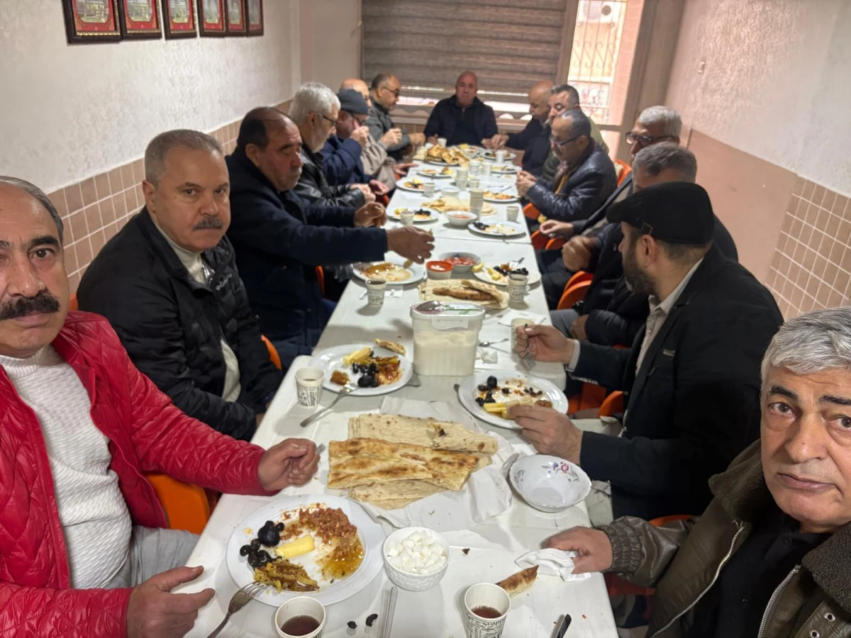 Manisa&rsquo;da Ahlatlılar Kahvaltıda Buluştu