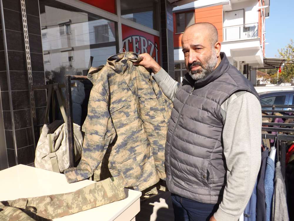 Usta Terzi  Manisa'da 34 Yıldır Kamuflaj Dikiyor