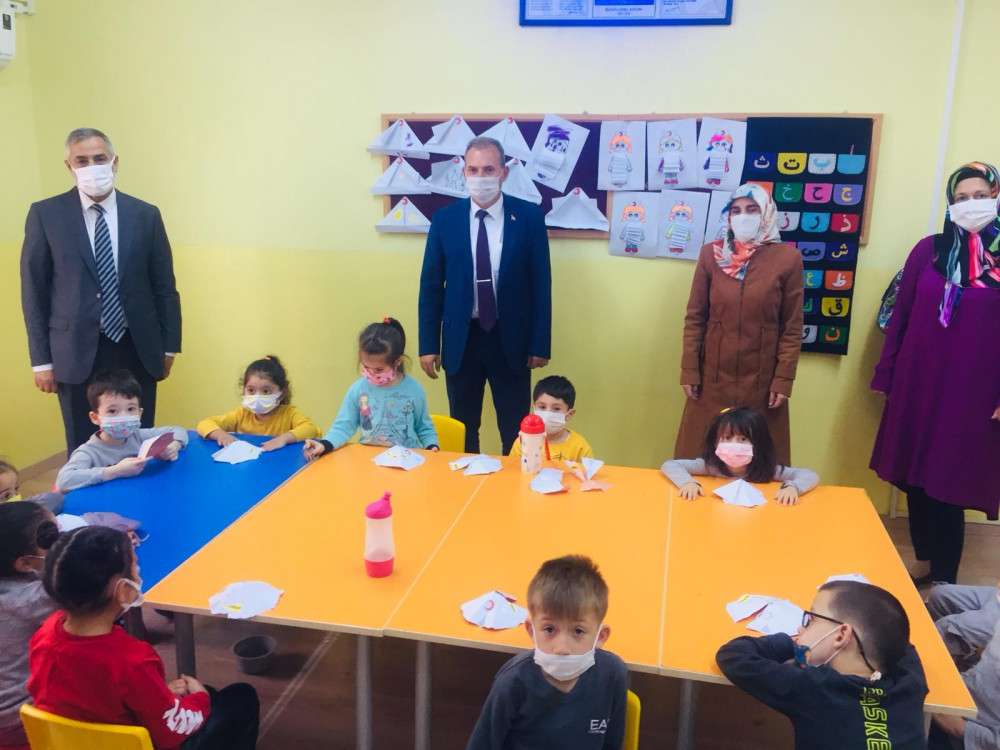 Minik Öğrencilerin ilk Kur'an Kursu Heyecanı