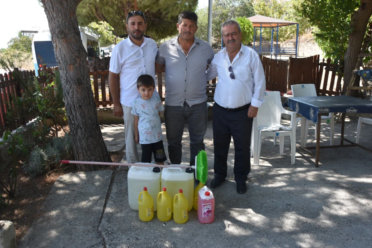 Mustafa Uslu’dan Yuntdağ Mahallelerine Temizlik Desteği
