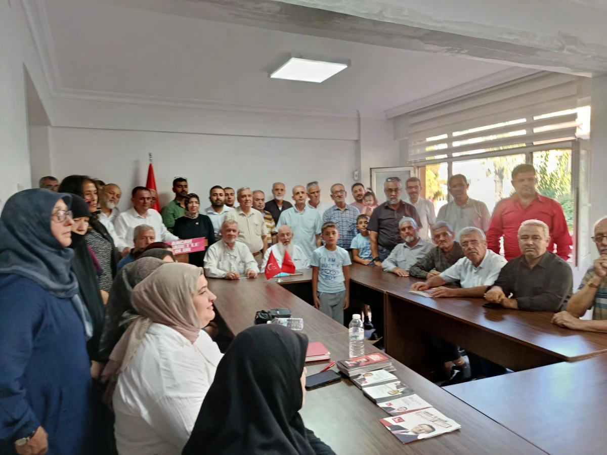 Saadet Partisi Manisa&rsquo;da &Uuml;z&uuml;m Fiyatlarına Tepki G&ouml;sterdi: &ldquo;&Ccedil;ift&ccedil;i K&uuml;serse Bağ Kurur&rdquo;