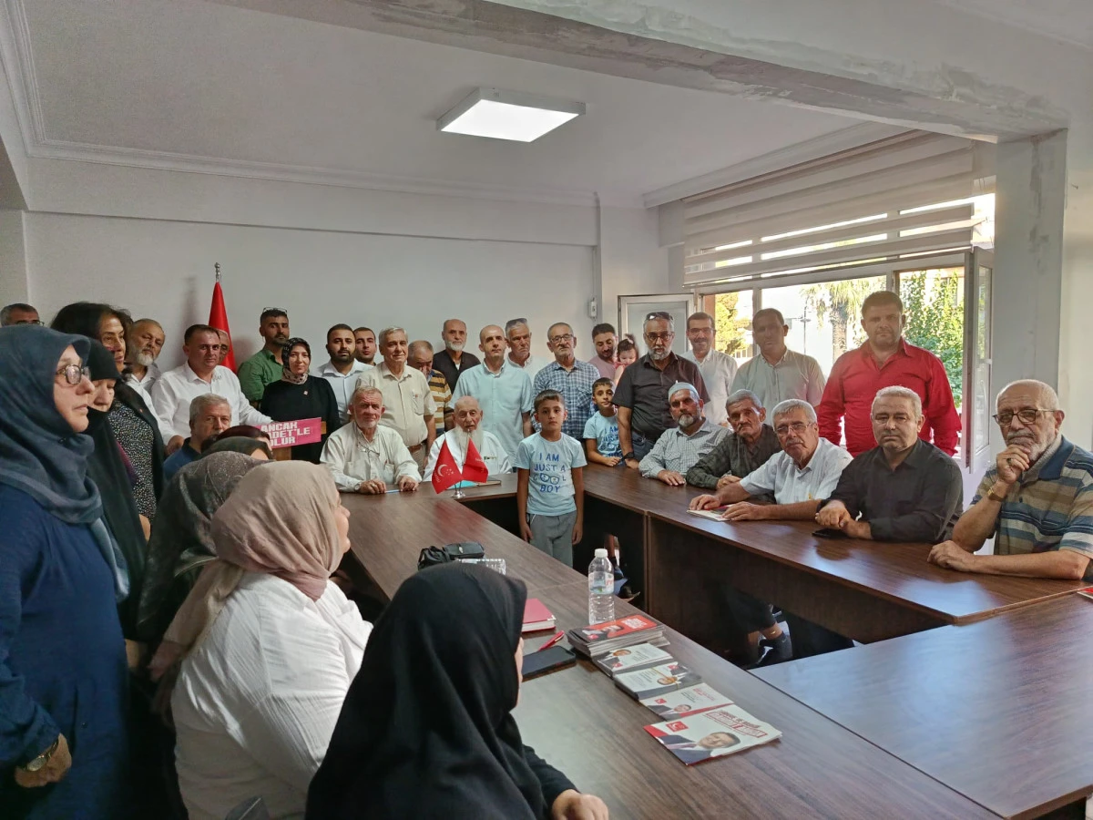 Saadet Partisi Manisa&rsquo;da &Uuml;z&uuml;m Fiyatlarına Tepki G&ouml;sterdi: &ldquo;&Ccedil;ift&ccedil;i K&uuml;serse Bağ Kurur&rdquo;