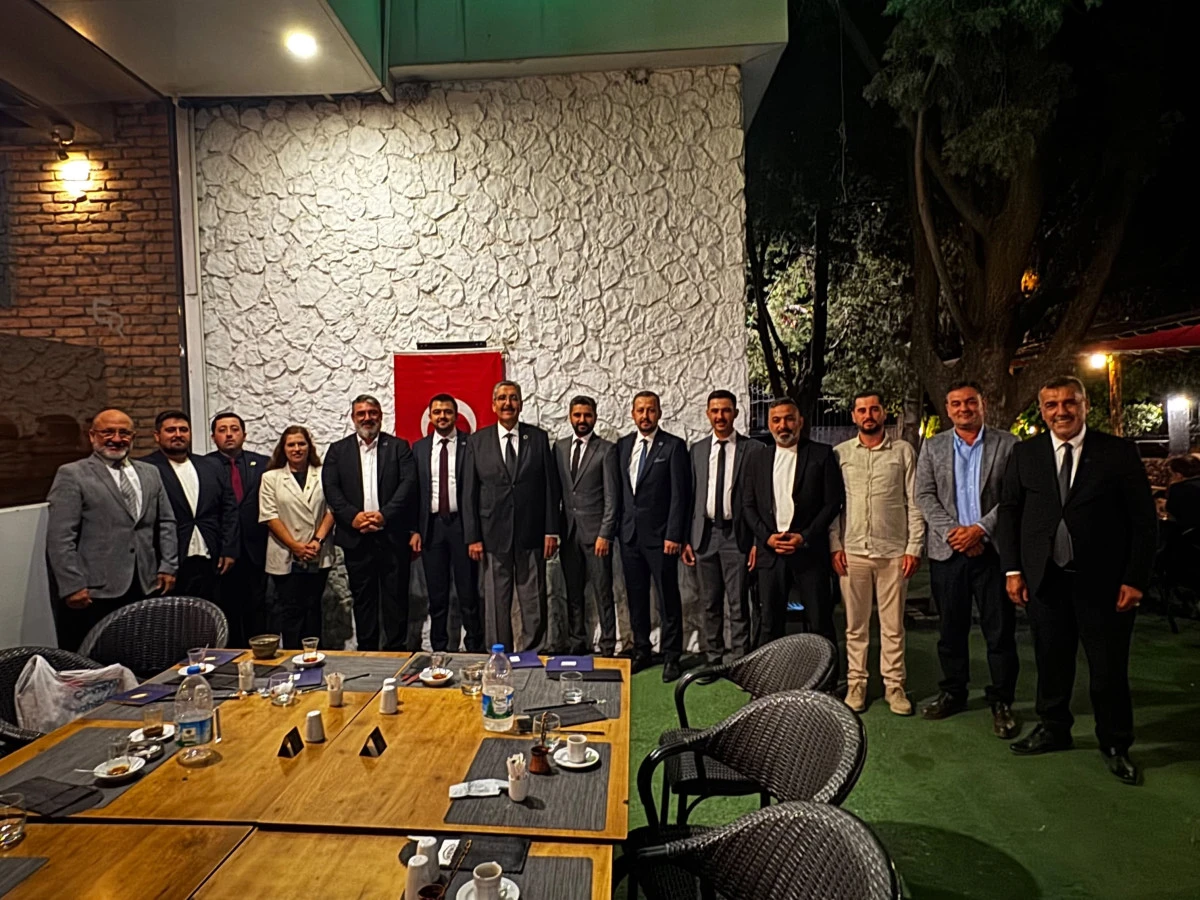 Şakircan Din&ccedil; Başkanlığında İl&ccedil;e Başkanları Toplantısı Akhisar&rsquo;da Ger&ccedil;ekleştirildi
