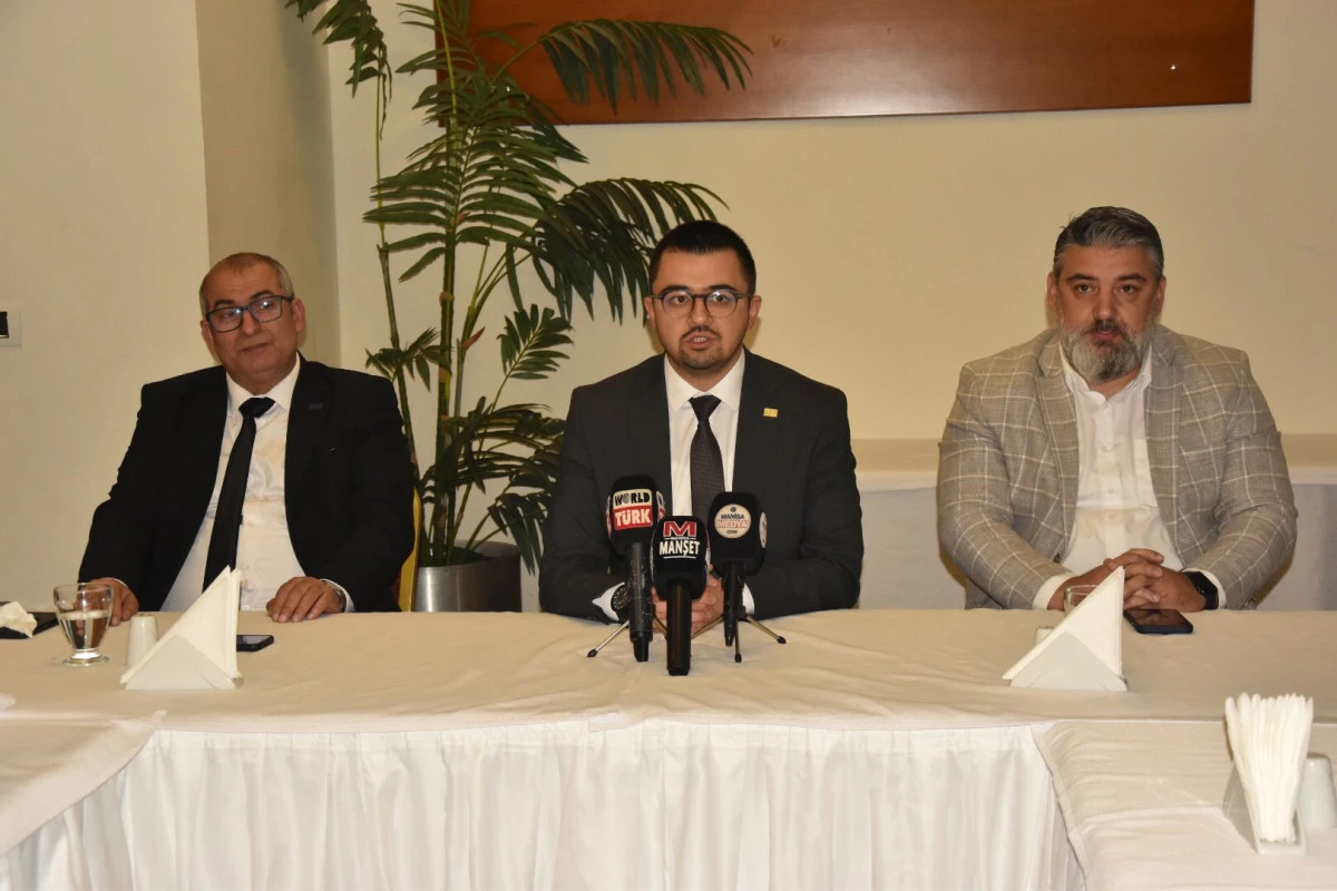 Şakircan Din&ccedil;: &ldquo;Manisa&rsquo;da Plansız Kentleşme, İşsizlik ve Otopark Sorunu Alarm Veriyor&rdquo;