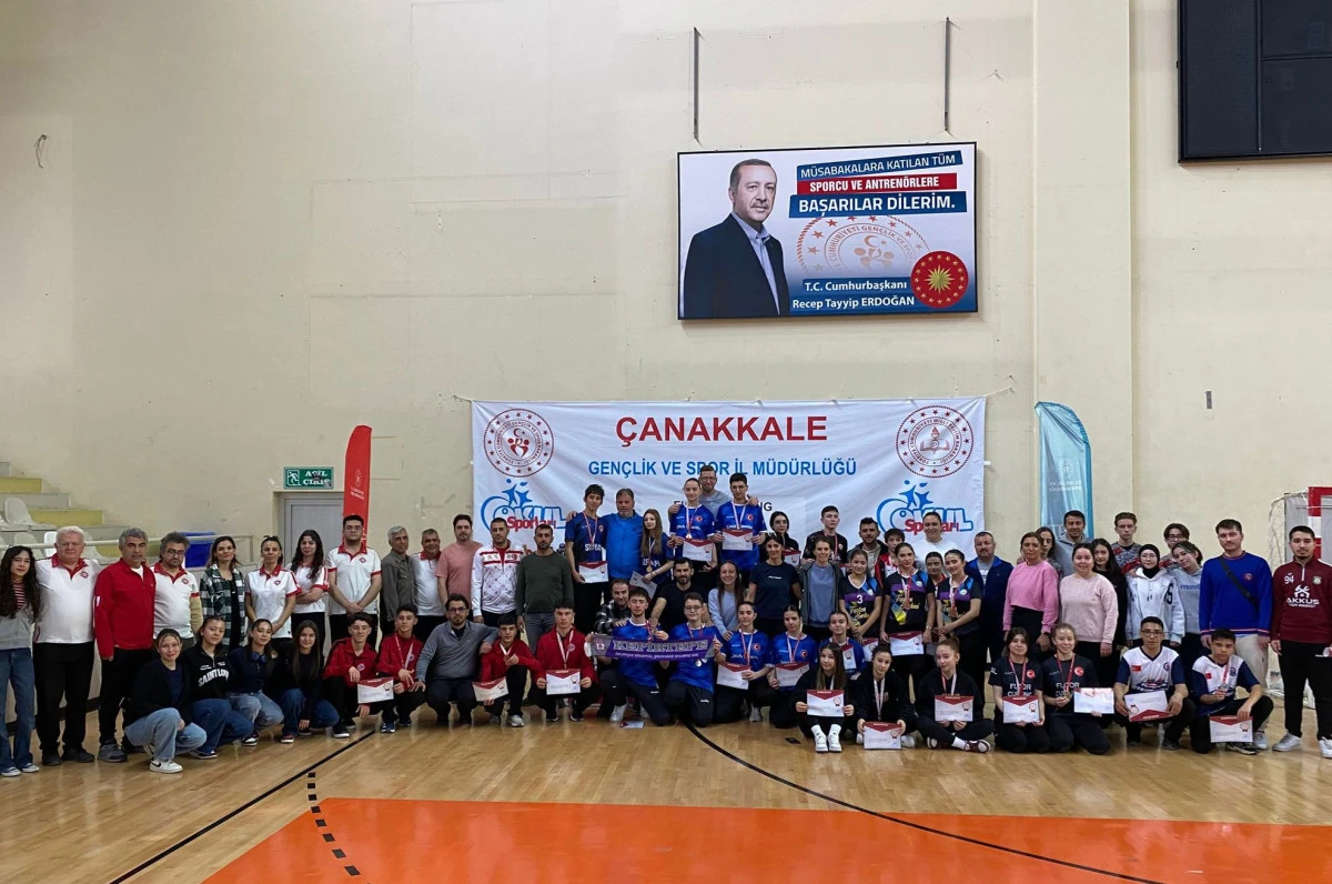 Selahattin-Zuhal Barut&ccedil;uoğlu Anadolu Lisesi &Ccedil;anakkale&rsquo;de D&uuml;zenlenen Floor Curling Yarışmasında Başarı Elde Etti