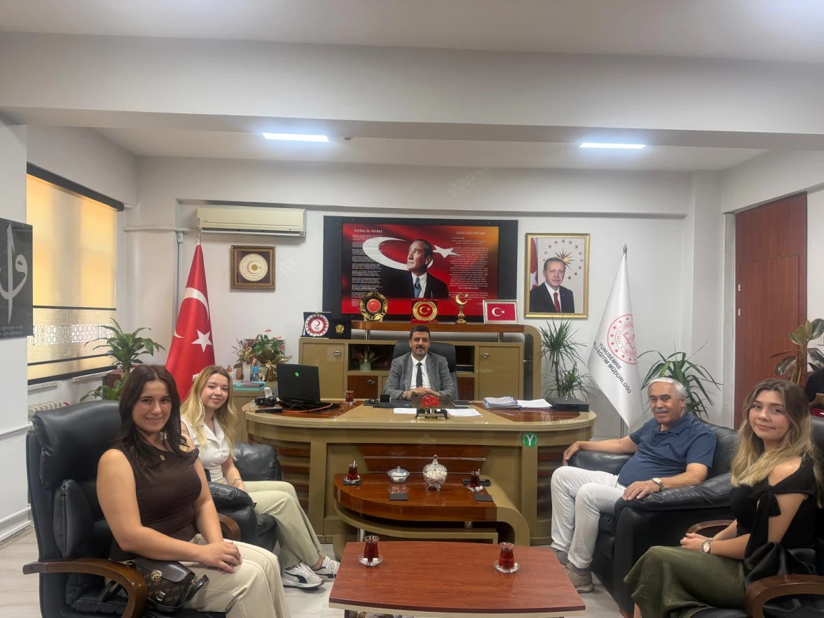 Tam Akademi Eğitim Kurumları&rsquo;ndan İl&ccedil;e M&uuml;d&uuml;r&uuml; Mehmet Emin Efe&rsquo;ye Hayırlı Olsun Ziyareti