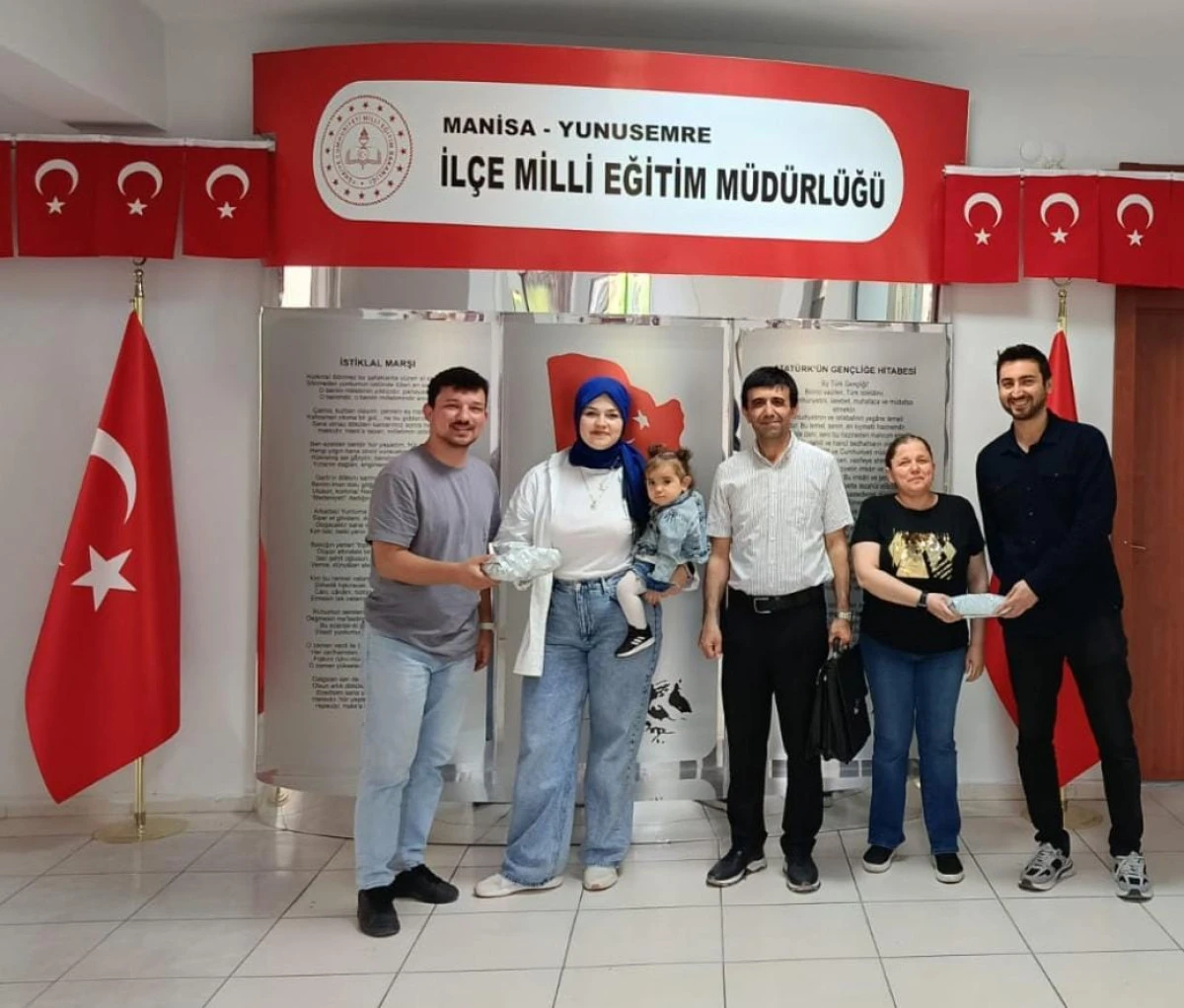 TEÇ-SEN Manisa İl Başkanı Bülent Ecevit Özbek’ten Anlamlı Anneler Günü Hediyesi
