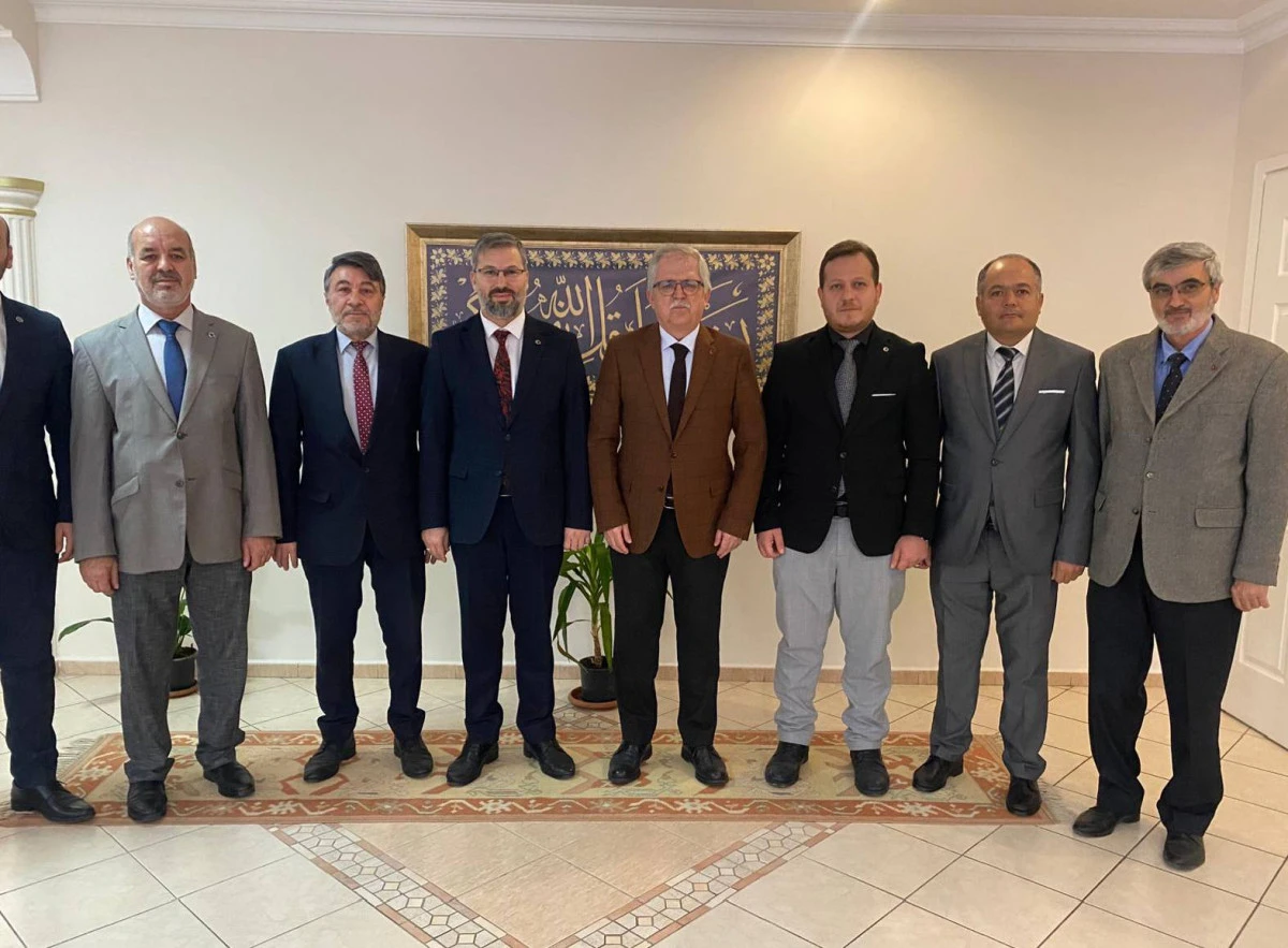 T&uuml;rk Diyanet Vakıf-Sen Manisa Şubesi&rsquo;nden İl M&uuml;ft&uuml;s&uuml; Kabuk&ccedil;u&rsquo;ya Ziyaret