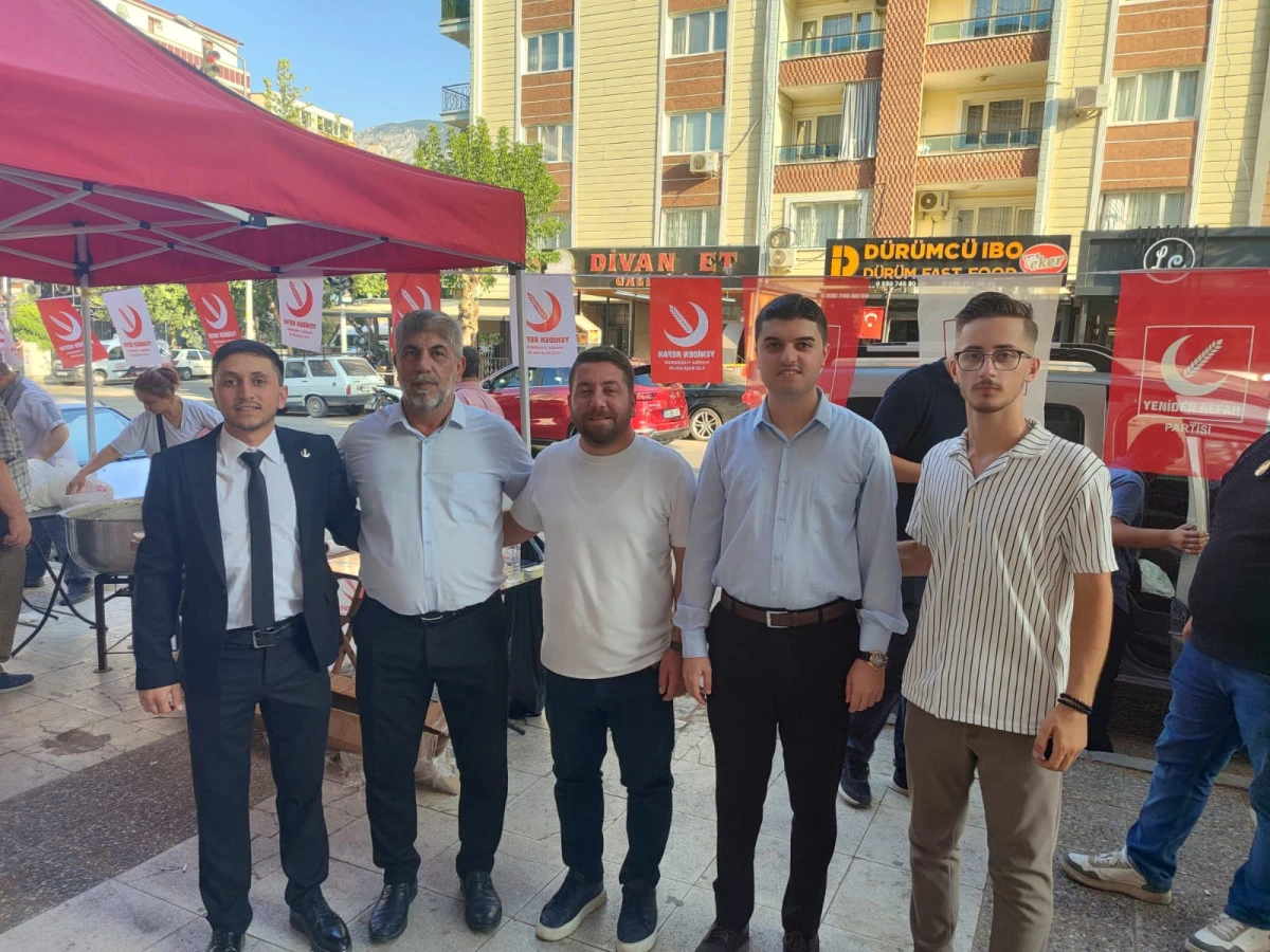 Yeniden Refah Partisi Yunusemre İlçe Başkanlığından  Aşure Hayrı