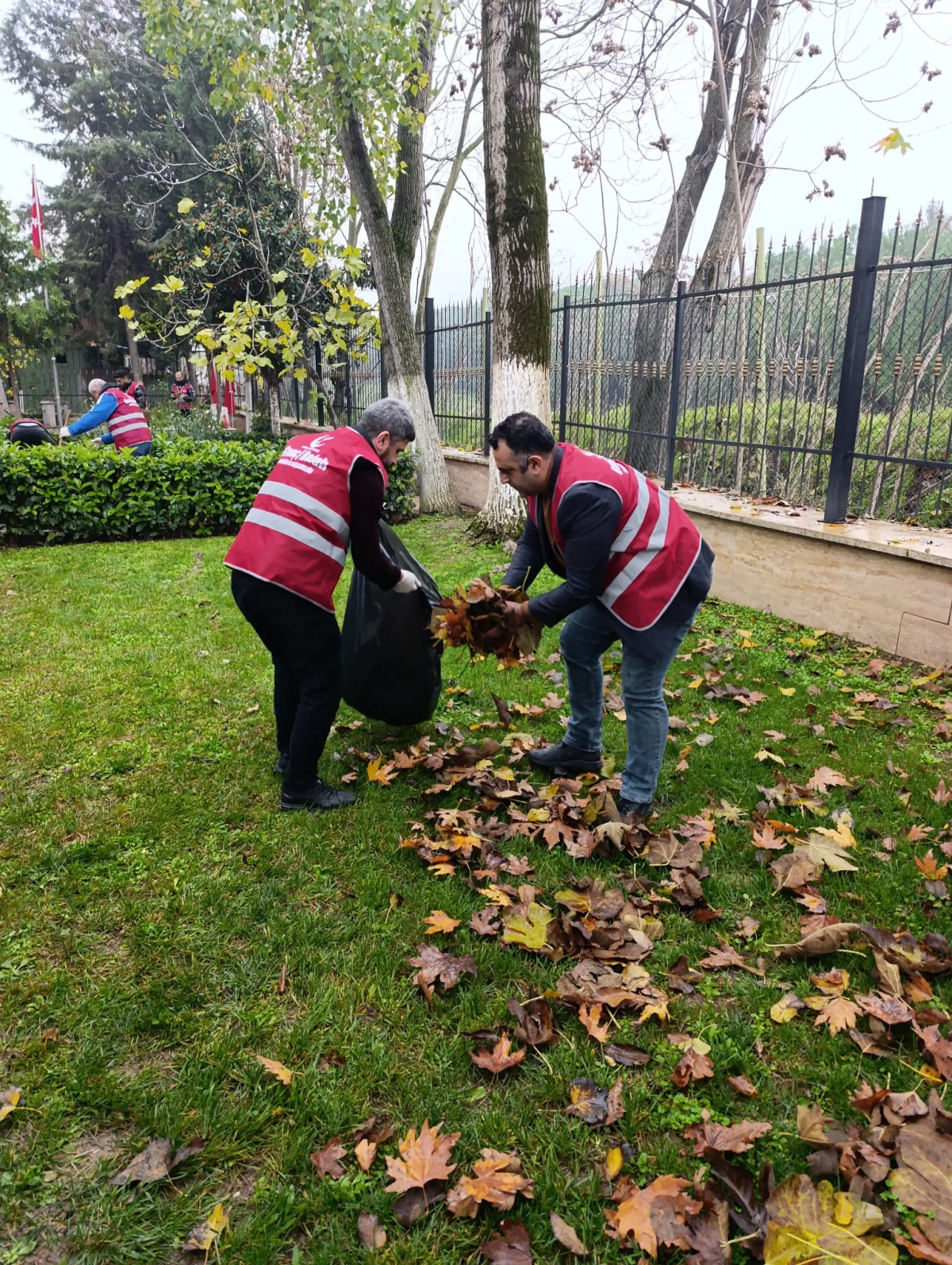 Yeniden Refah Partisi’nden Şehitlik ve Mezarlık Ziyareti